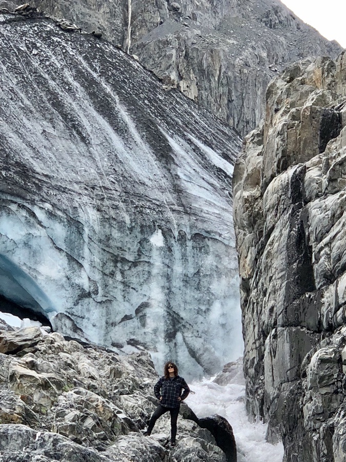 laura hiking worthington glacier.