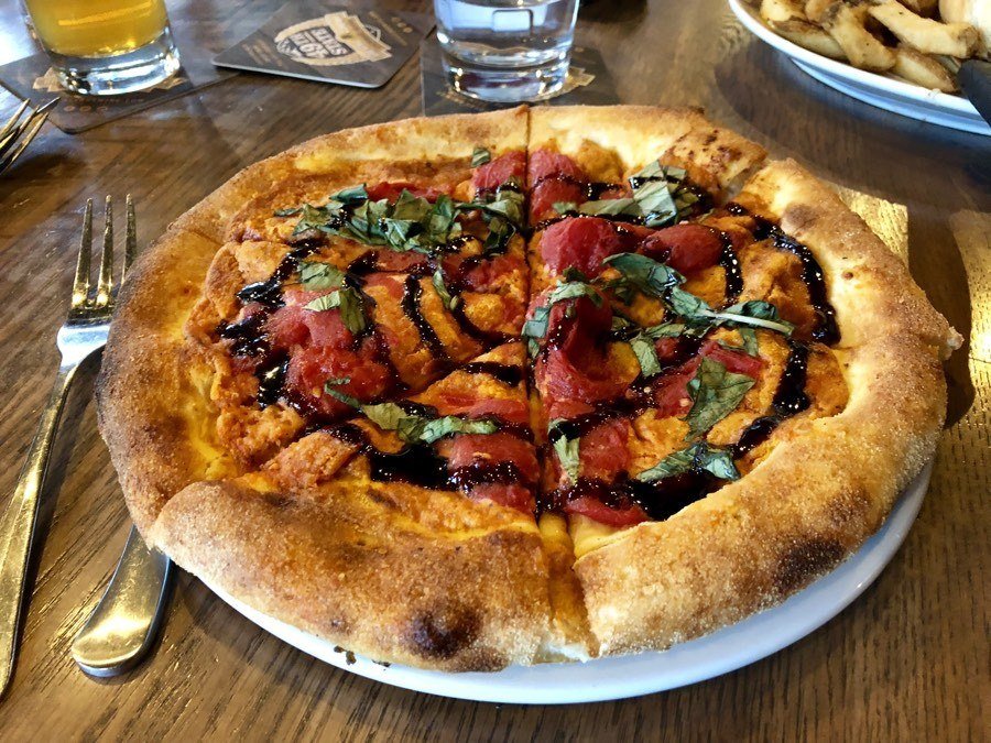 vegan pizza at 49th state brewing.