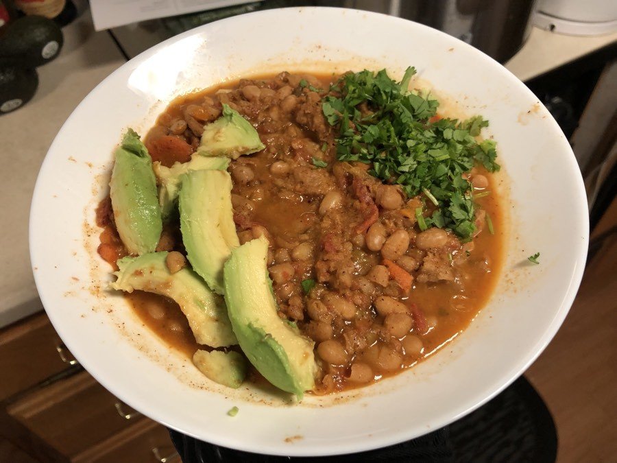 Instant Pot White Bean and Soy Curl Chili – VeganRV