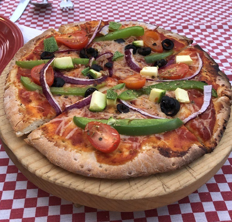 vegan pizza from mezzaluna in loreto, baja california sur, mexico.